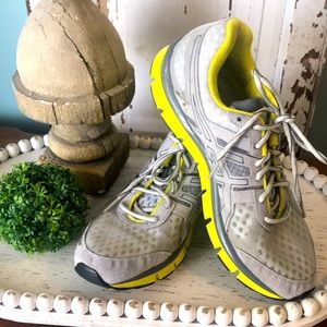 ASICS Ladies gel sole tennis shoes